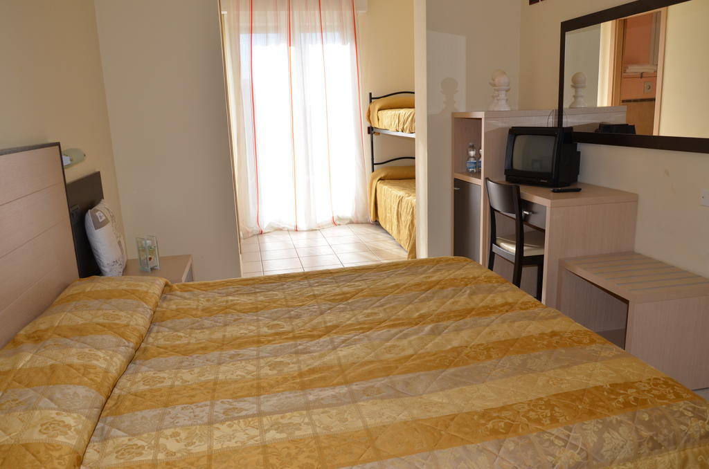 Hotel Mirage Μιλάνο Μαριτίμα Εξωτερικό φωτογραφία
