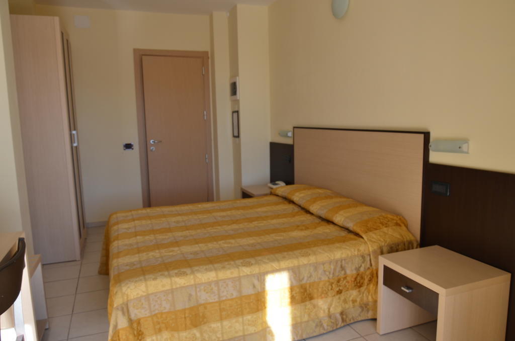 Hotel Mirage Μιλάνο Μαριτίμα Εξωτερικό φωτογραφία