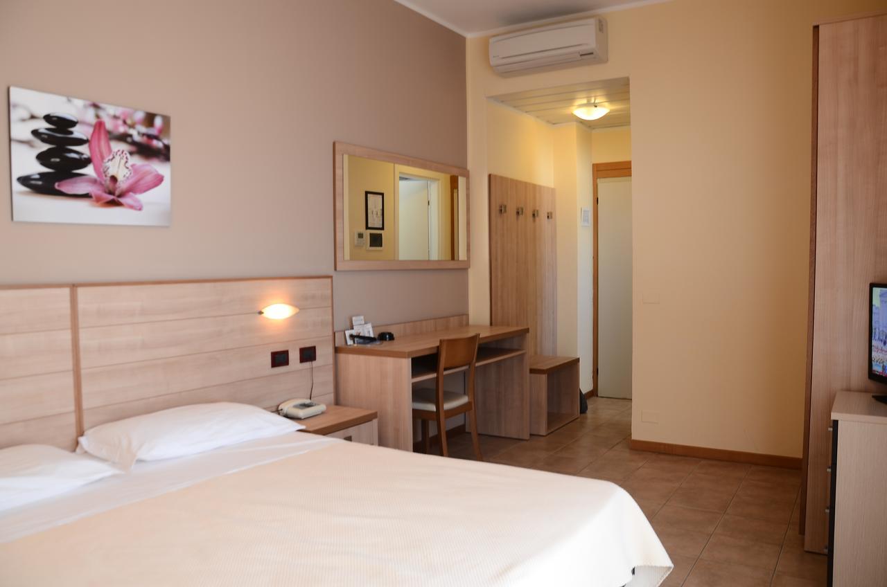 Hotel Mirage Μιλάνο Μαριτίμα Εξωτερικό φωτογραφία