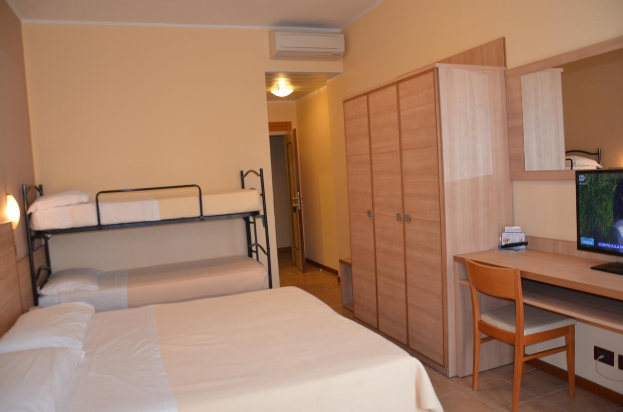 Hotel Mirage Μιλάνο Μαριτίμα Εξωτερικό φωτογραφία